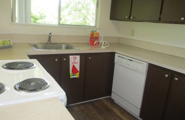 2125 NE Kane Drive, Offsite Office: 1229 NE Hogan Pl Gresham OR 97030 Gallery 2