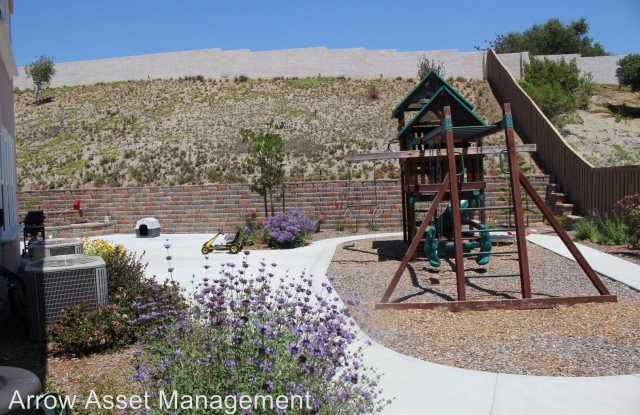 3533 Cockatoo Ct. Gallery 2