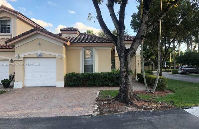10932 NW 69 ST photos photos