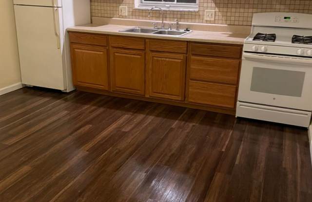 Two bedroom apartment in Wood River photos photos