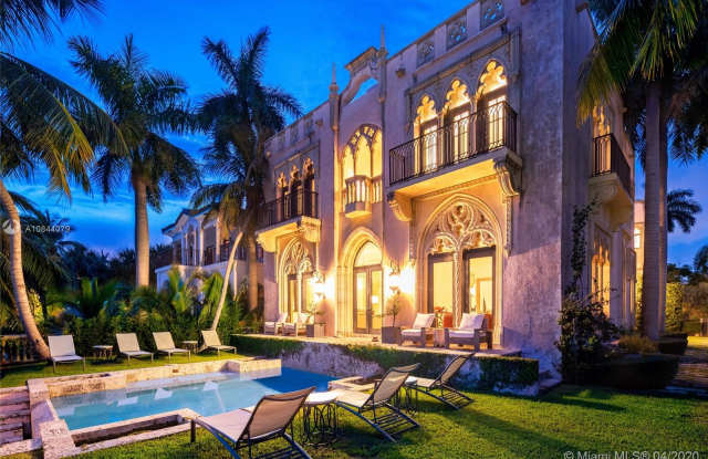 1840 S Bayshore Ln Gallery 2