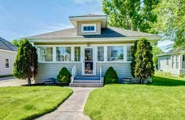 Modern Ranch in the Heart of Windsor! photos photos