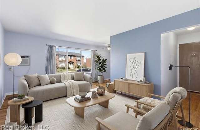 4840 Briarwood Avenue Gallery 1