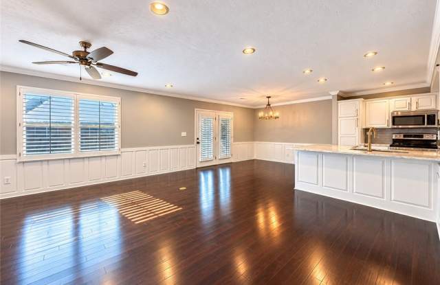 27 W La Quinta Court Gallery 4