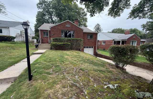 205 BREWSTER AVENUE photos photos