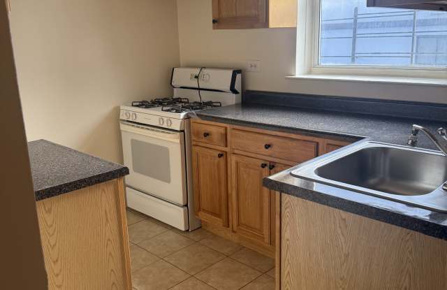 2025 Continental Ave - 2025 Continental Avenue, Bronx, NY 10461