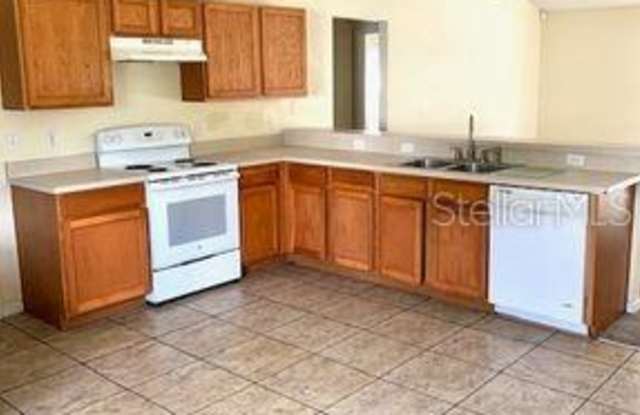 1512 ELOISE COURT Gallery 3