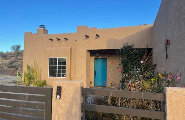 Cozy 3 Bedroom 2 Bathroom Home with Breathtaking Views photos photos Cozy 3 Bedroom 2 Bathroom Home with Breathtaking Views photos photos