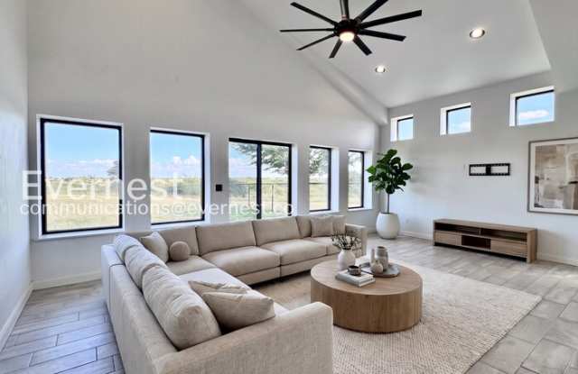20381 Ferguson Road Gallery 3
