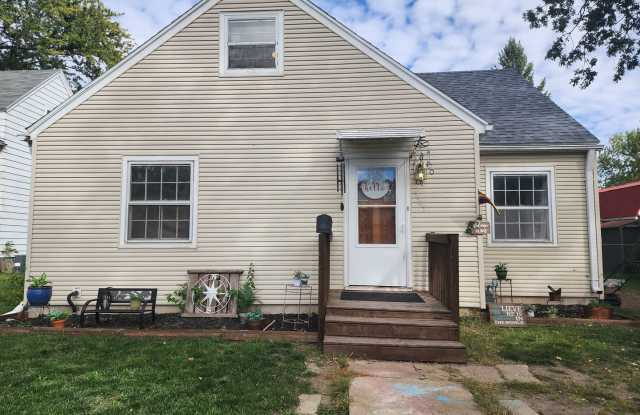 Cute 3 bedroom house $875 - 1127 South 17th Street, Fort Dodge, IA 50501