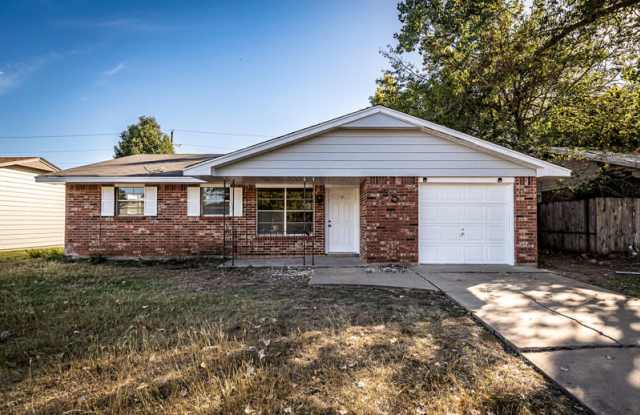 305 Northeast Angus Street - 305 Northeast Angus Street, Lawton, OK 73507