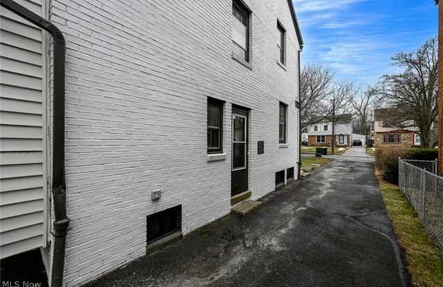 3699 Bainbridge Road Gallery 4