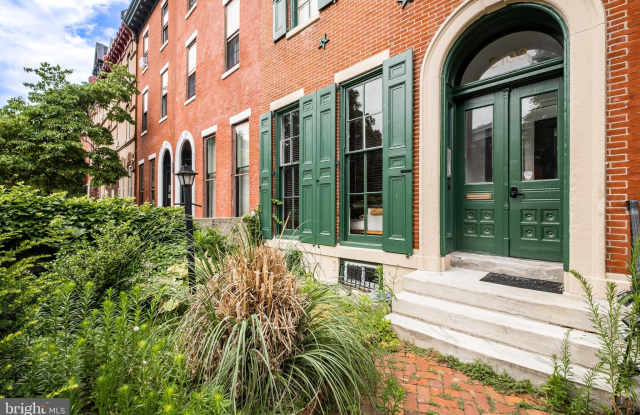 2103 GREEN STREET Gallery 2