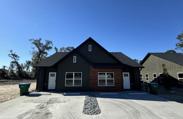 292 Nw Lake City Ave - 292 Northwest Lake City Avenue, Lake City, FL 32055