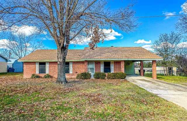 102 Hullum Drive - 102 Hullum Drive, Teague, TX 75860