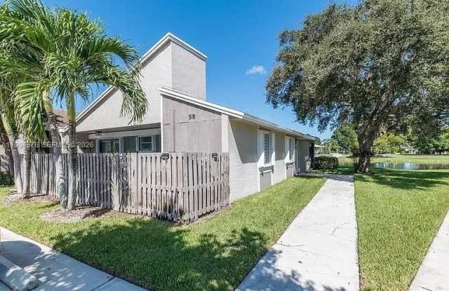 518 Woodgate Cir photos photos