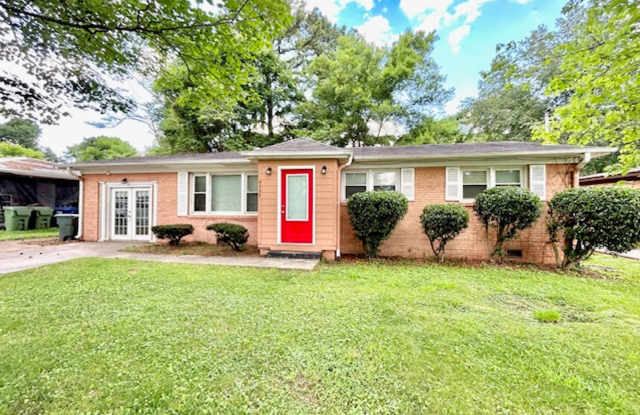 Lovely 3 Bedroom, 1.5 Bath with bonus room Available Now!-$1,500 with a one-year commitment and the 12th month free. photos photos