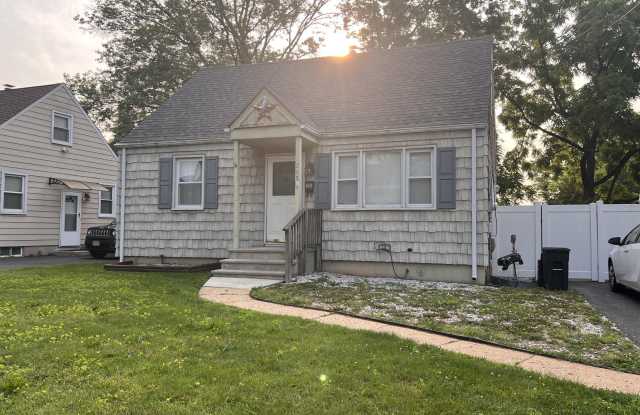 205 Villa Place Gallery 1