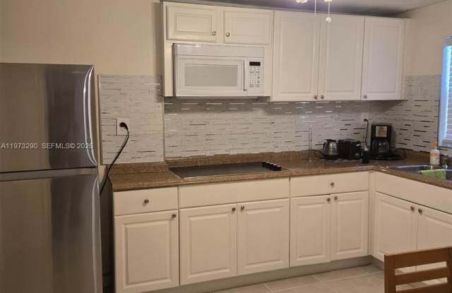 5712 Hollywood Blvd photos photos