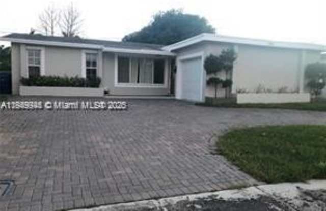 8700 NW 21st St photos photos