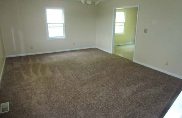 130 Pine Knot Gallery 3