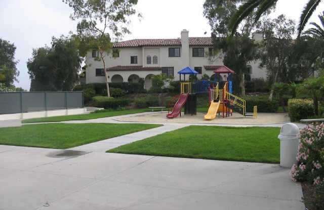 3 bedroom townhome in Oceanside - 135 Alicia Way, Oceanside, CA 92057