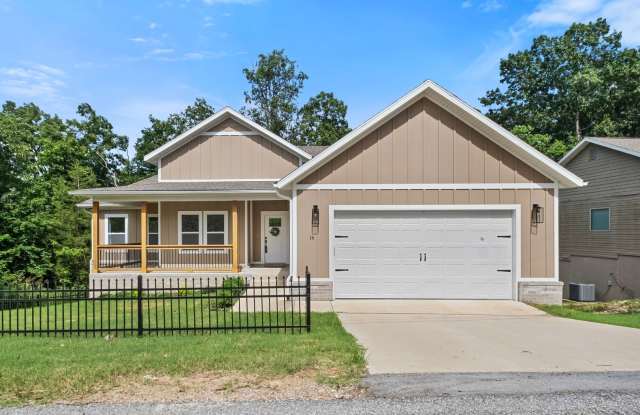 Fresh, Modern, and Minutes from Nature! Gallery 1