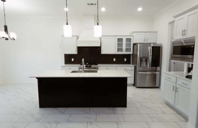 1020 Lakeview Drive - 1020 Lakeview Drive, Centerton, AR 72719