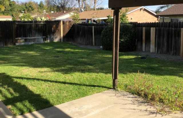 Moorpark 3 Bedroom 2 Full Bathroom close to Moorpark College - 6414 North Berkeley Circle, Moorpark, CA 93021