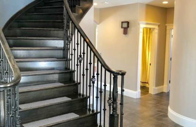 1201 South Riverbend Court Gallery 3
