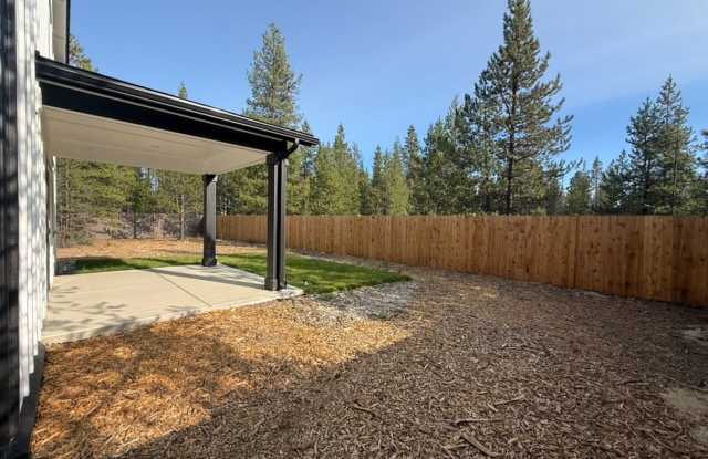 COMING FIRST OF NOVEMBER! | Beautiful New Construction 3-Bedroom Home in La Pine Gallery 1