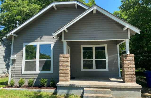 1321 E Cherry St photos photos