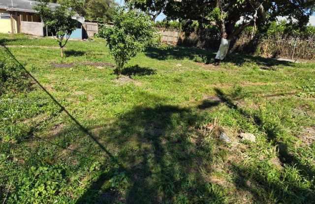 5730 SW 26th St photos photos