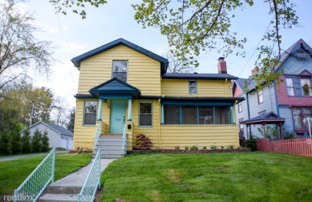 740 W. Michigan Ave. - 740 West Michigan Avenue, Jackson, MI 49201
