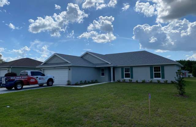 Desirable SW Ocala Neighborhood 4/2/2 *WON'T LAST* Gallery 3
