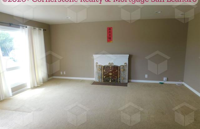 374 Aloha Dr Gallery 4