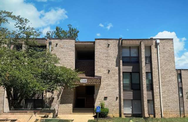Updated 2 Bedroom Lower Level Condo in Temple Hills! photos photos