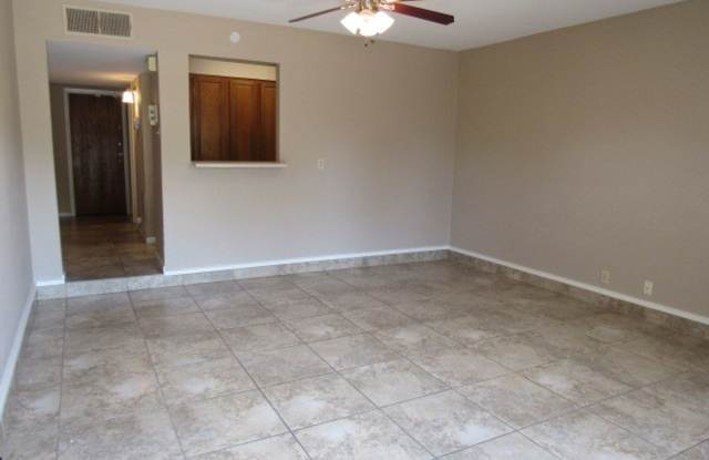 2725 Santa Fe Unit B - 2/Bed 2.5/Bath - $1250/month Gallery 3