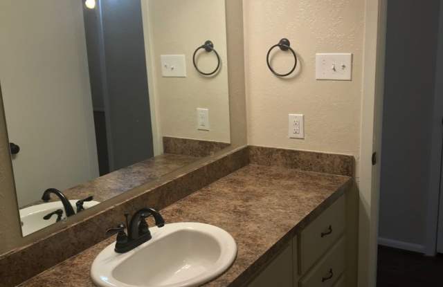 416 University Oaks photos photos
