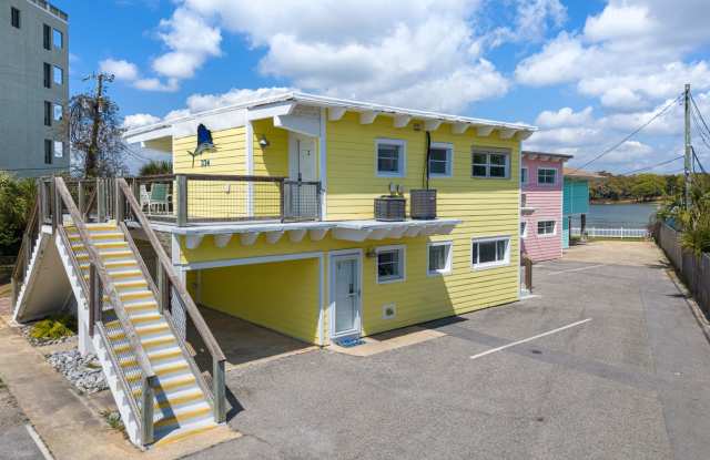 Nice 2 bedroom waterfront Okaloosa Island property for rent! Gallery 1