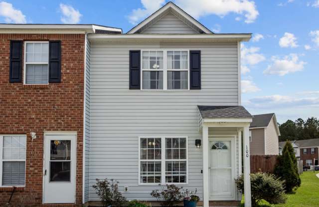 Welcome to Marsh Oaks! - 100 Pinegrove Court, Jacksonville, NC 28546