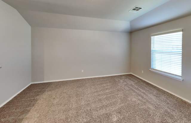 Spacious 3 Bedroom 2 Bathroom Home in Newcastle Schools Gallery 4
