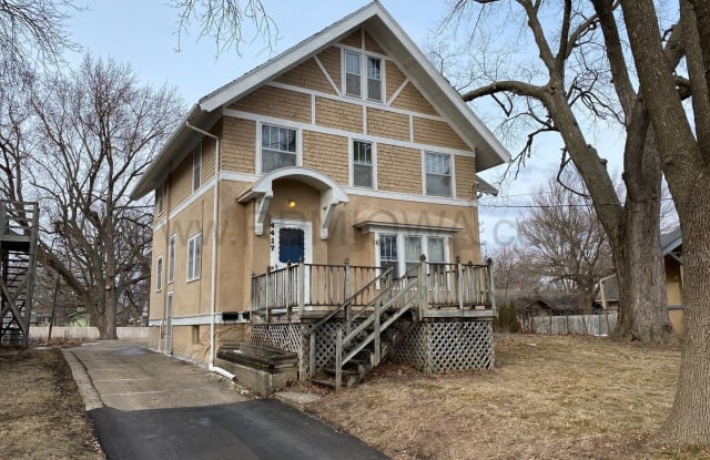 4417 University Ave - 4417 University Avenue, Des Moines, IA 50311