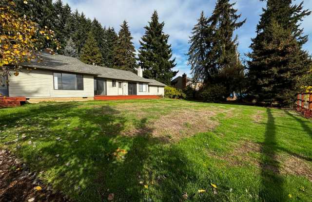 Beautiful 4-bedroom, 2.5-bathroom Home with a Study in North Albany! - 126 Northeast Cloverdale Drive, Albany, OR 97321