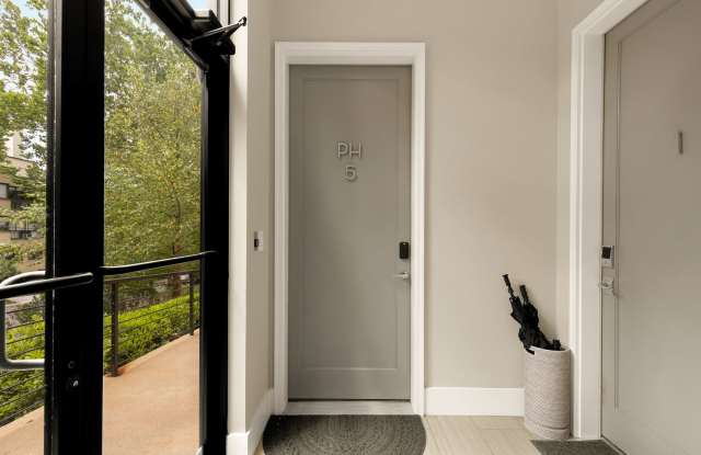 Pent House Living! Gallery 4