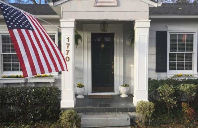 1770 Bragg Street Gallery 2