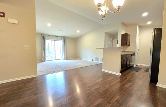 5640 Irish Way Unit 212 Gallery 4