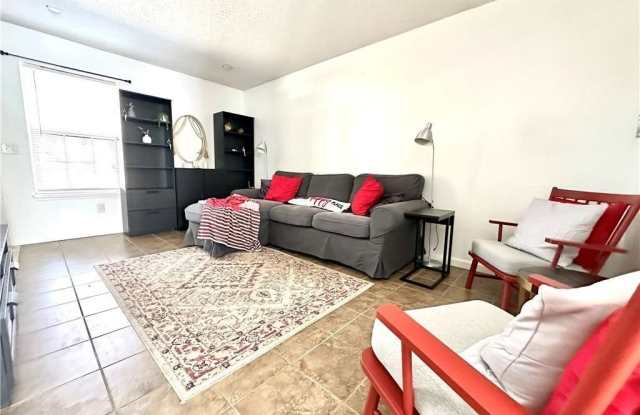 1370  N Oakland  AVE Unit #4 photos photos