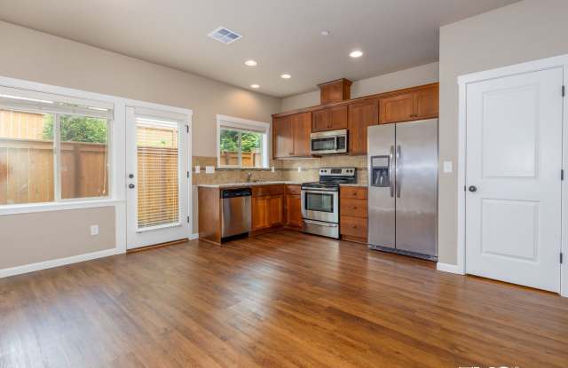 Garage, Backyard, 3 Bedroom - Now Leasing photos photos