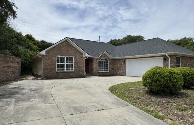 301 Pine Knoll Circle photos photos